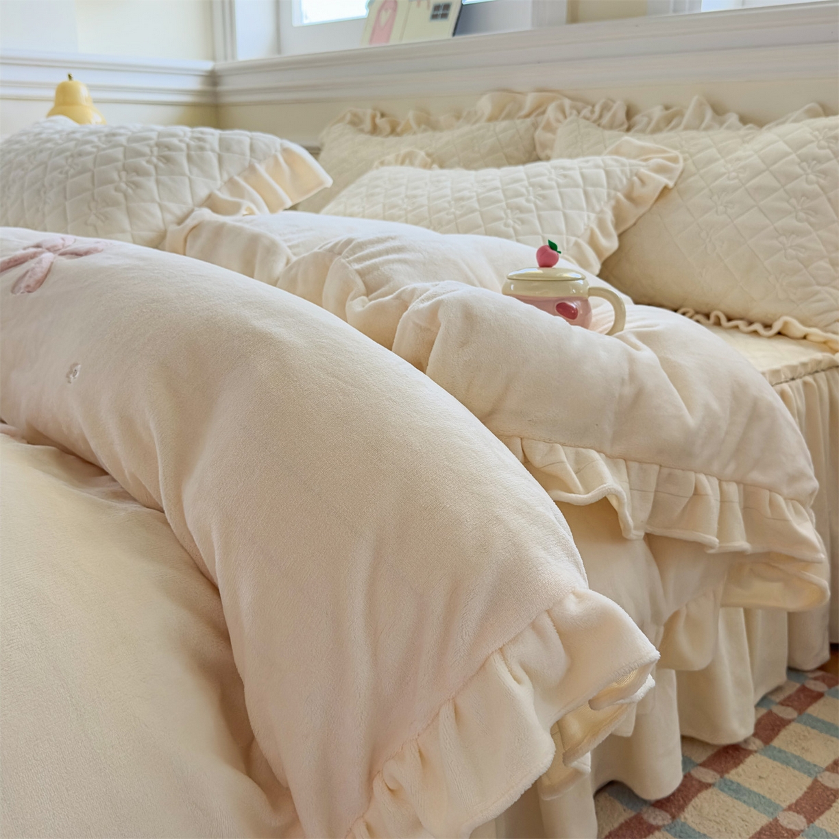 恒爱家纺 2025新款牛奶绒贴布绣夹棉床裙四件套 象牙白