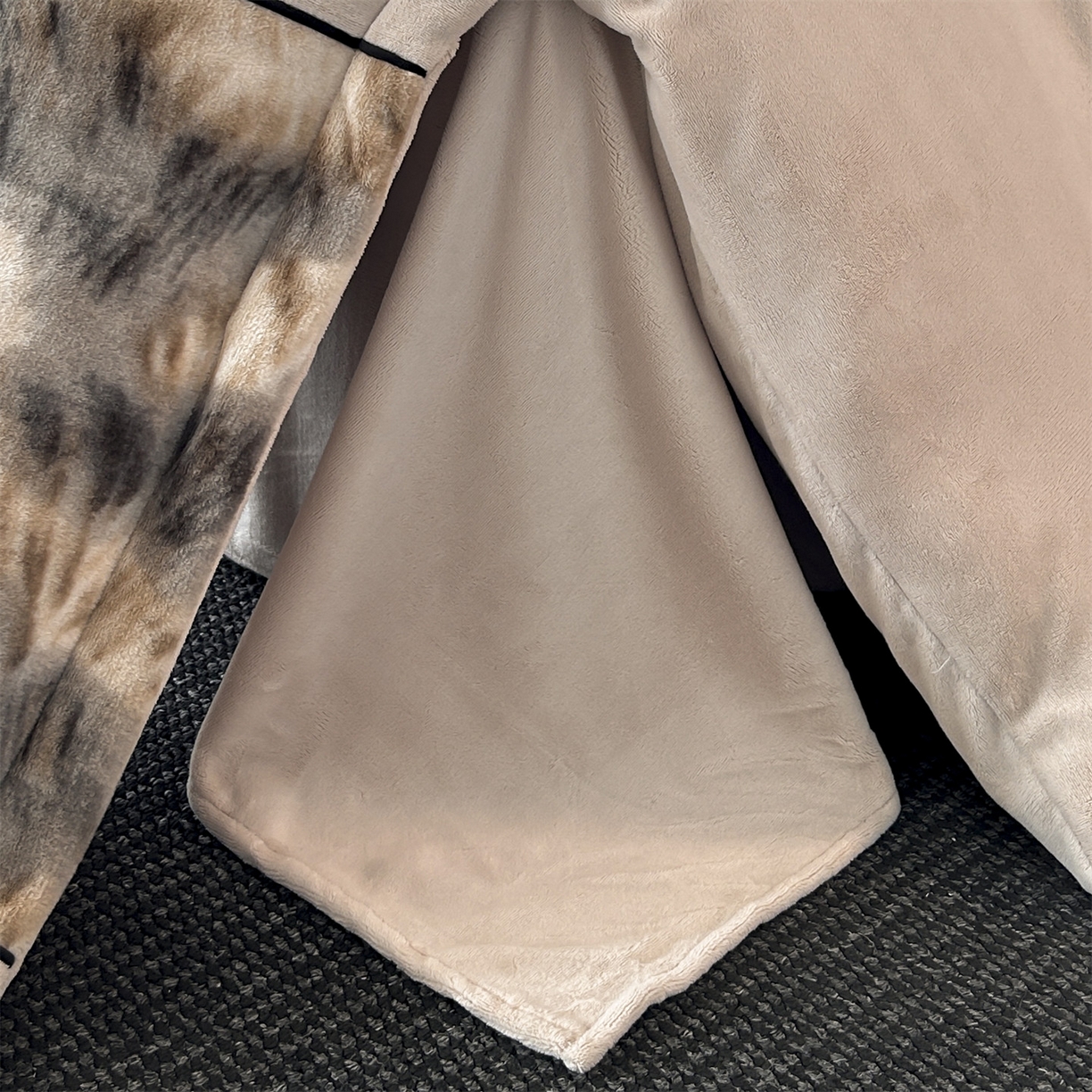 91家纺网 家纺一手货源 找家纺 （总）奥裕家纺 2025新款拼角款雪貂绒四件套-维纳斯