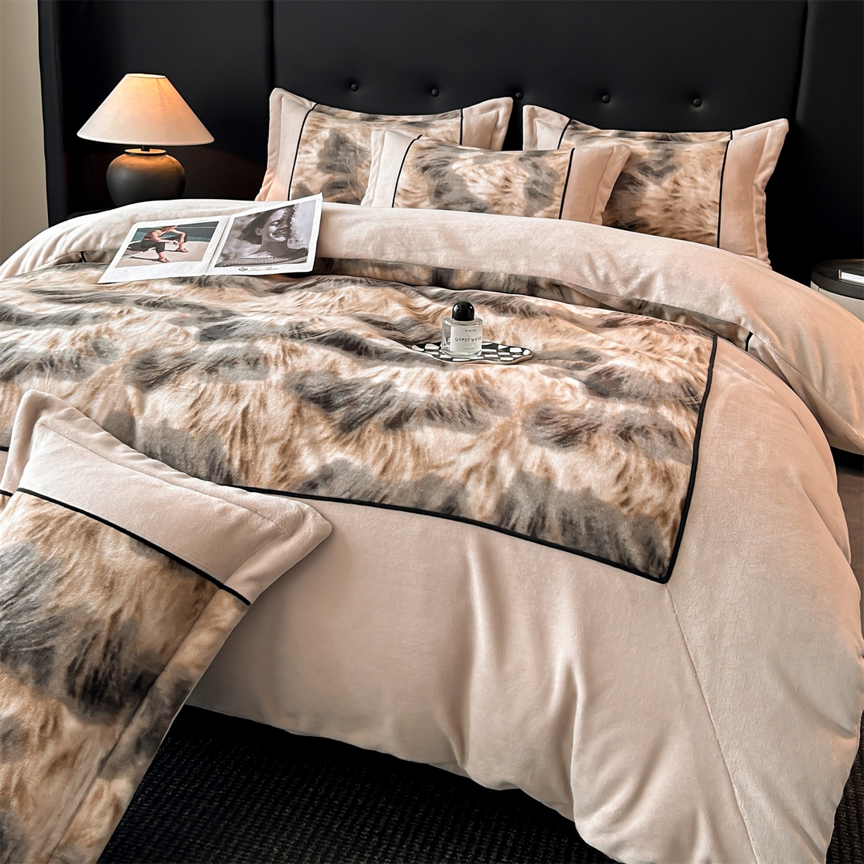 91家纺网 家纺一手货源 找家纺 （总）奥裕家纺 2025新款拼角款雪貂绒四件套-维纳斯