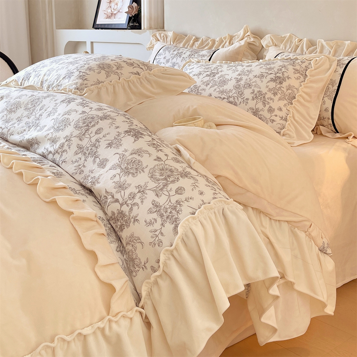 91家纺网 家纺一手货源 找家纺 （总）奥裕家纺 202新款全棉双层纱加绒法式美拉德雕花绒四件套-安妮