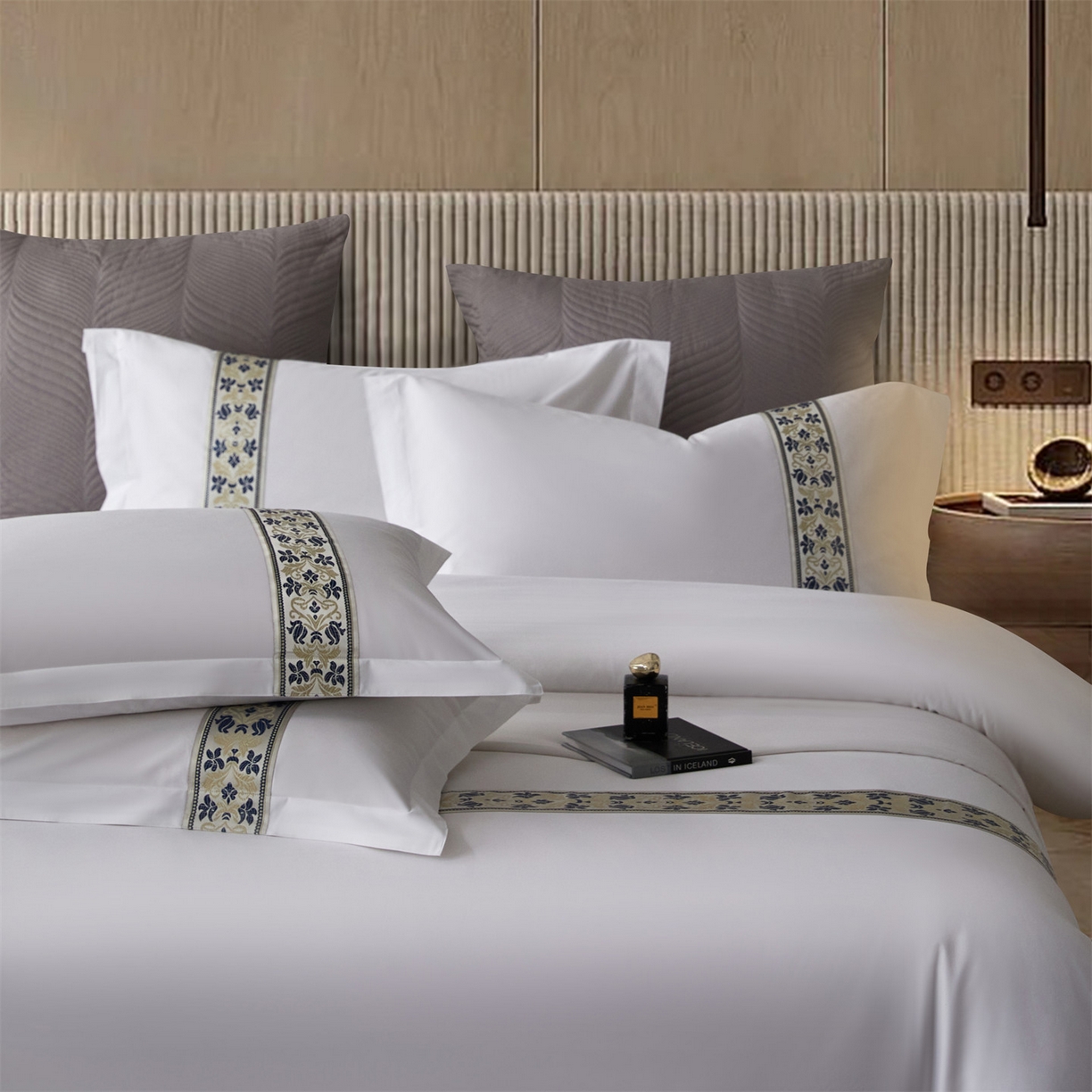 91家纺网 家纺一手货源 找家纺 罗菲尼酒店用品 2025新款高仿棉织带款酒店宾馆四件套 蓝彩