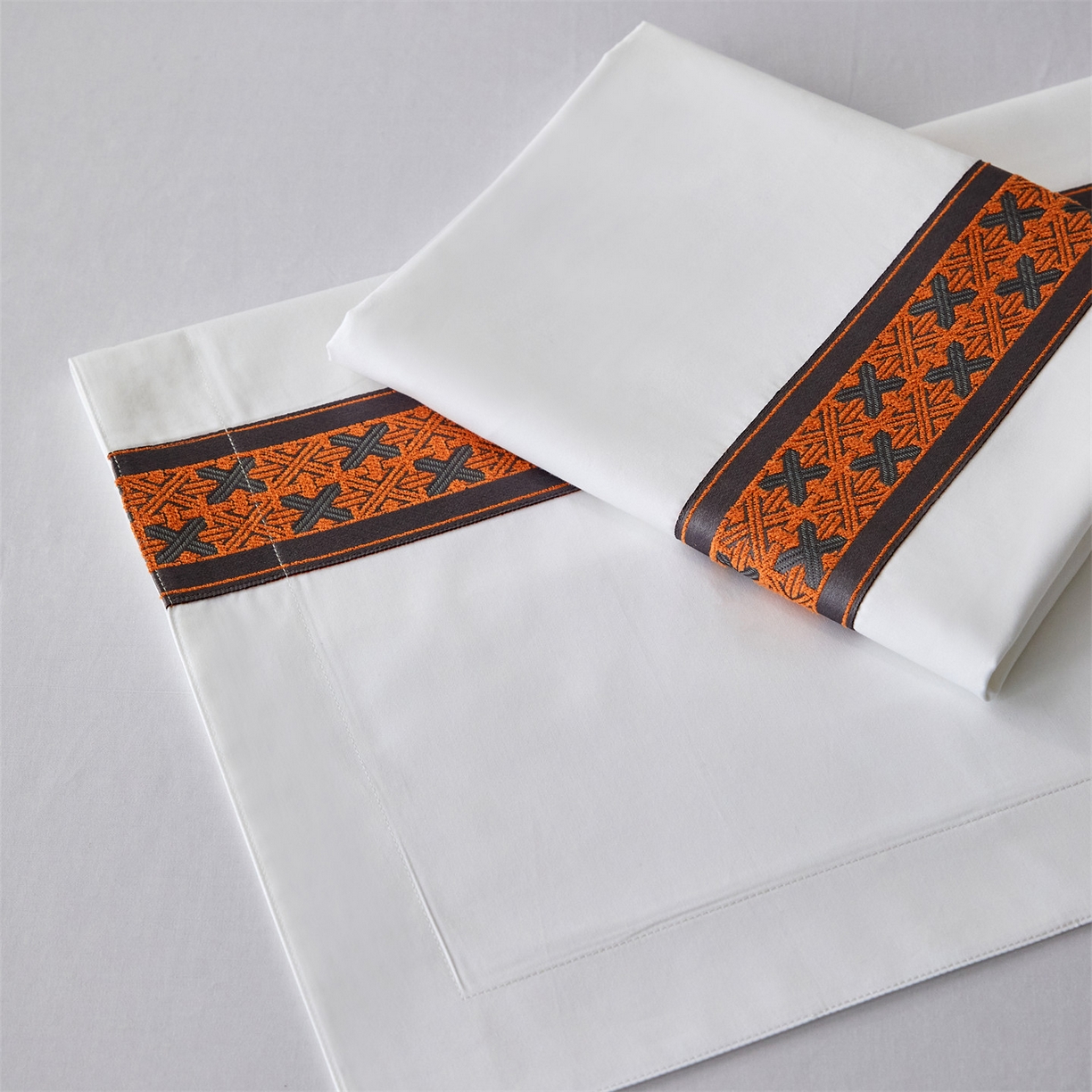 91家纺网 家纺一手货源 找家纺 罗菲尼酒店用品 2025新款高仿棉织带款酒店宾馆四件套 万里