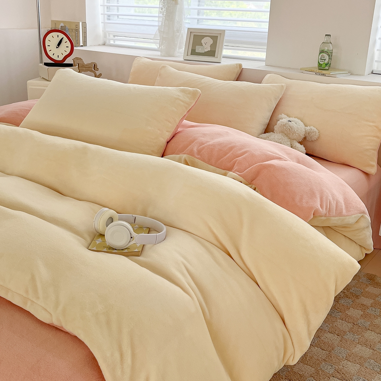 91家纺网 家纺一手货源 找家纺 汣沐生活 2025新款牛奶绒双拼四件套系列 蜜桃奶油