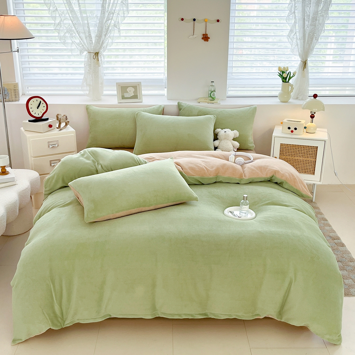 91家纺网 家纺一手货源 找家纺 汣沐生活 2025新款牛奶绒双拼四件套系列 抹茶奶咖