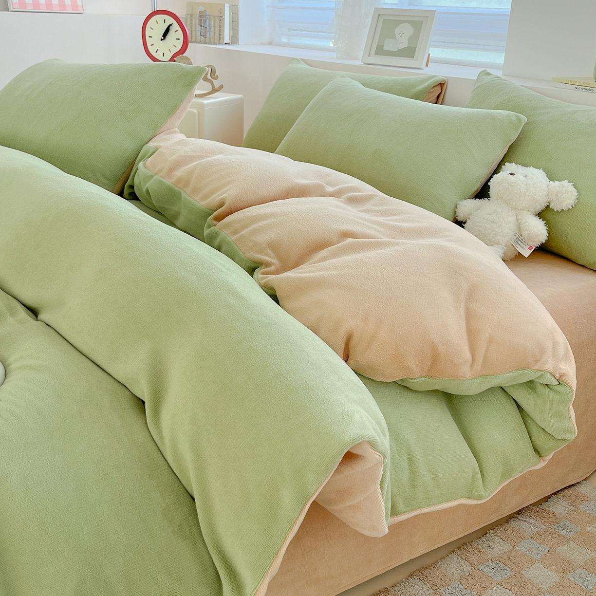 91家纺网 家纺一手货源 找家纺 汣沐生活 2025新款牛奶绒双拼四件套系列 抹茶奶咖