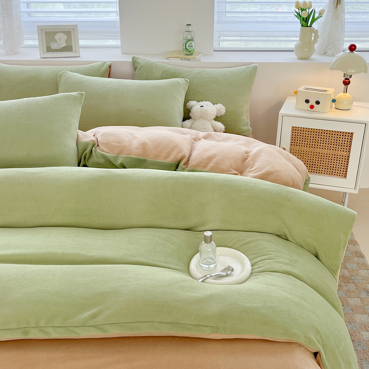 91家纺网 家纺一手货源 找家纺 汣沐生活 2025新款牛奶绒双拼四件套系列 抹茶奶咖