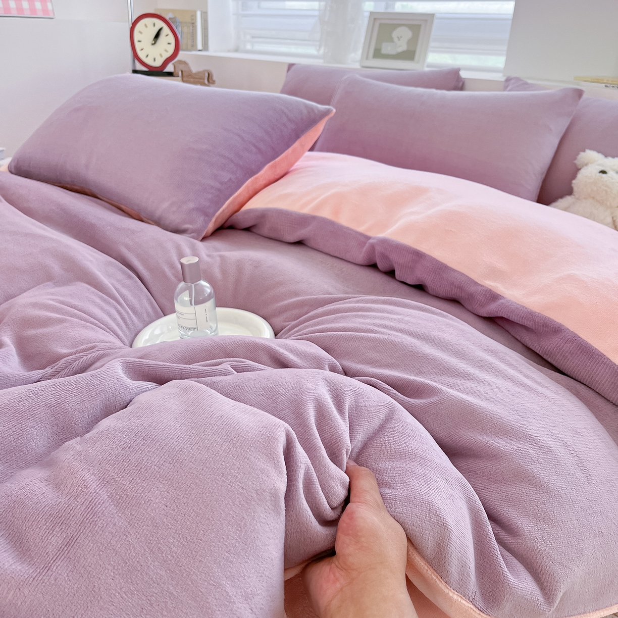 91家纺网 家纺一手货源 找家纺 汣沐生活 2025新款牛奶绒双拼四件套系列 紫莓甜梦
