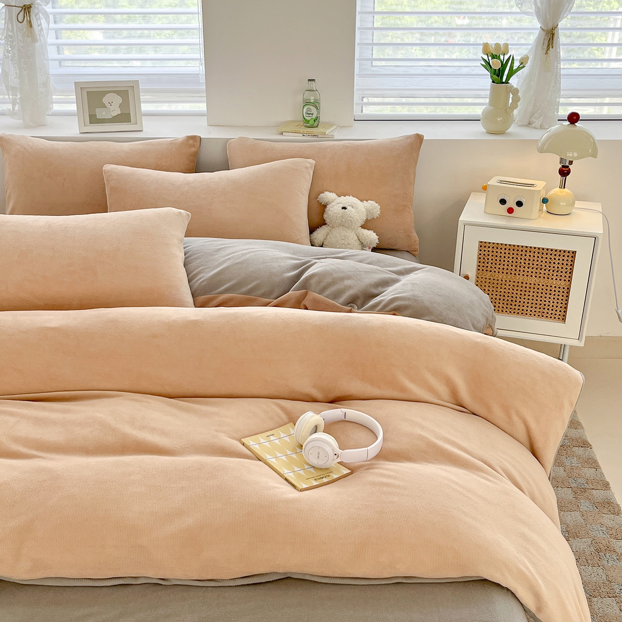 91家纺网 家纺一手货源 找家纺 汣沐生活 2025新款牛奶绒双拼四件套系列 糯棕灰糖