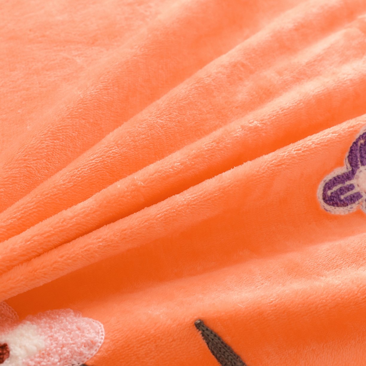 91家纺网 家纺一手货源 找家纺 （总）孟鑫家纺 2025新款230克高克重韩版毛巾绣牛奶绣花四件套床单床盖款被套-花香四溢