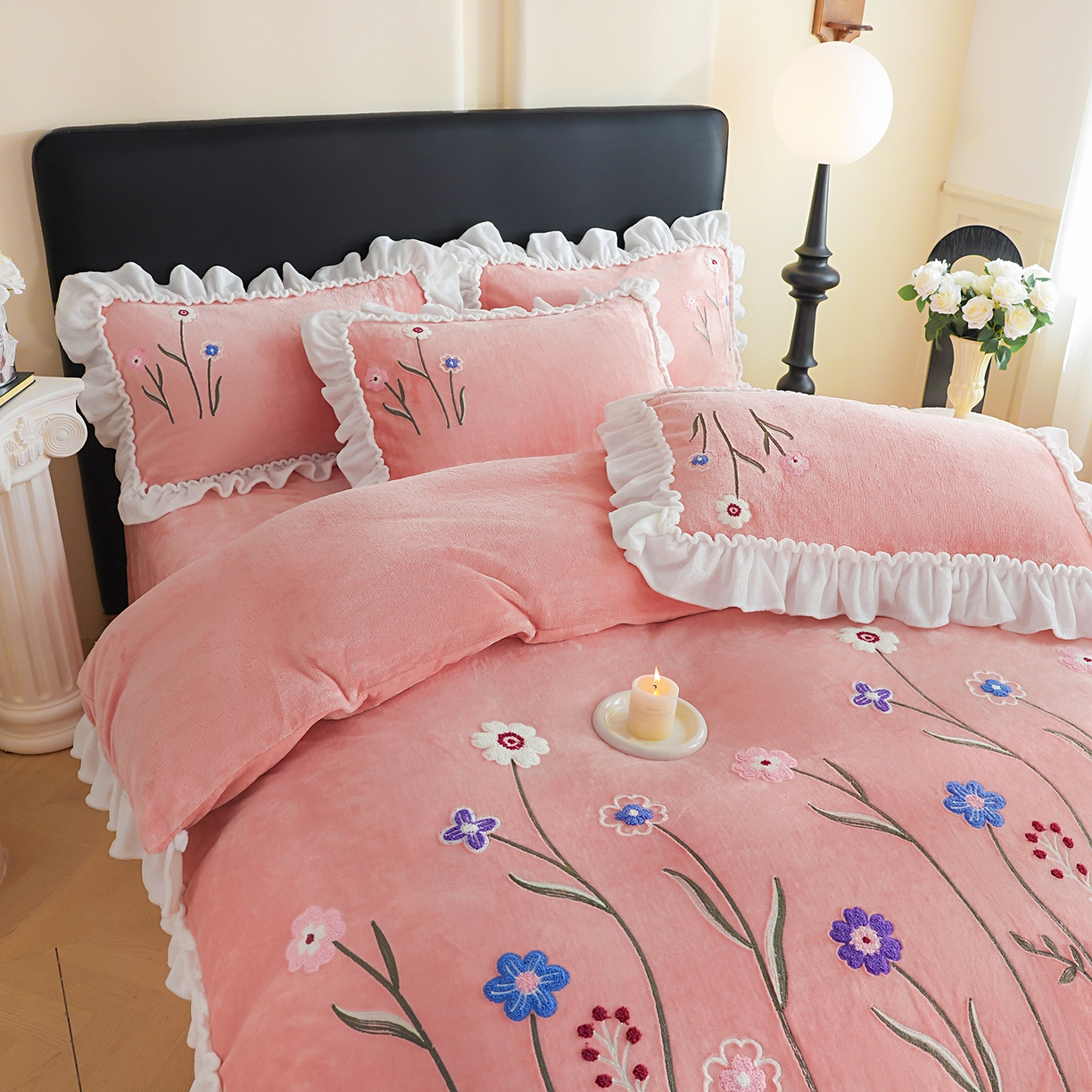 91家纺网 家纺一手货源 找家纺 孟鑫家纺 2025新款230克高克重韩版毛巾绣牛奶绣花四件套床单床盖款被套-花香四溢 花香四溢-豆沙