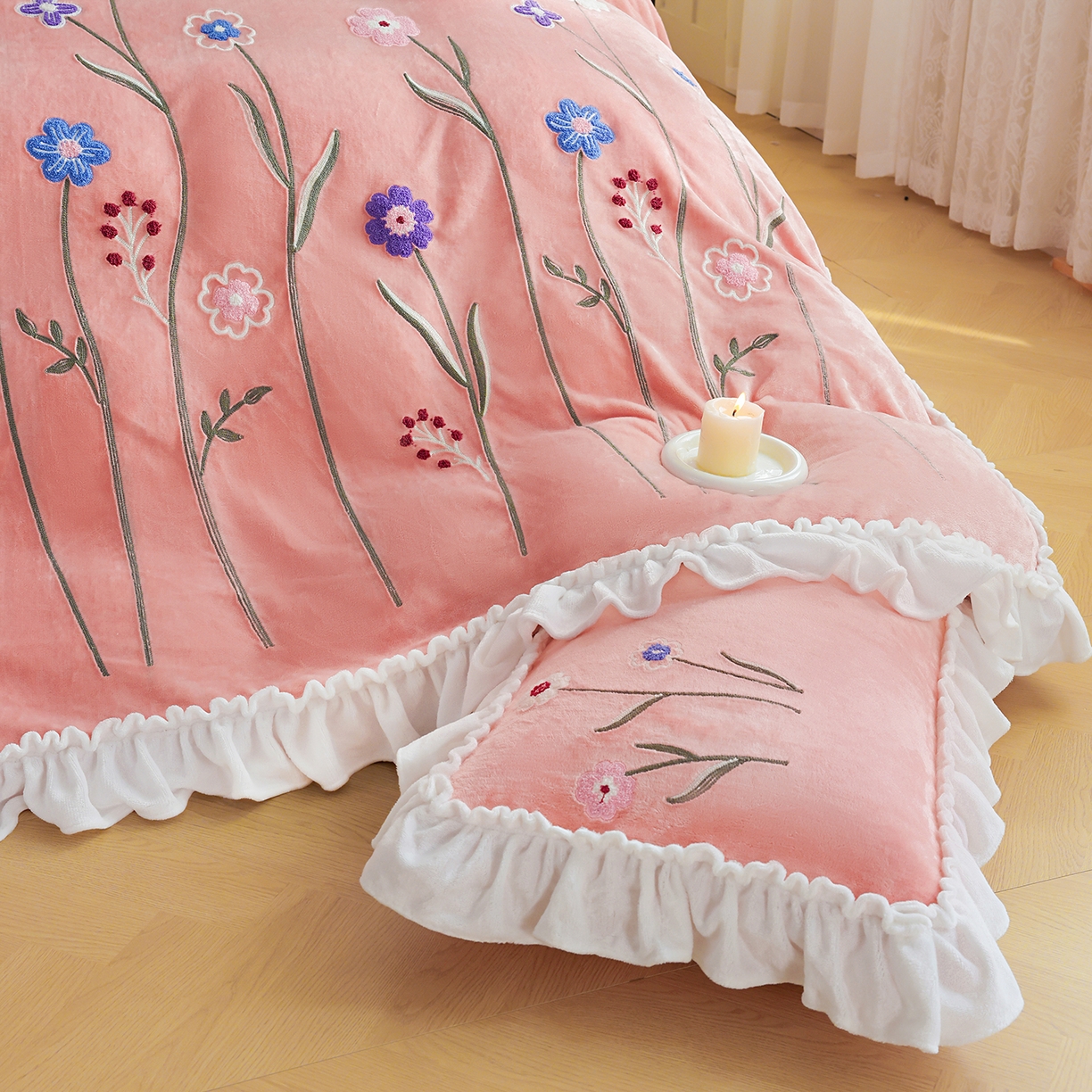 91家纺网 家纺一手货源 找家纺 孟鑫家纺 2025新款230克高克重韩版毛巾绣牛奶绣花四件套床单床盖款被套-花香四溢 花香四溢-豆沙