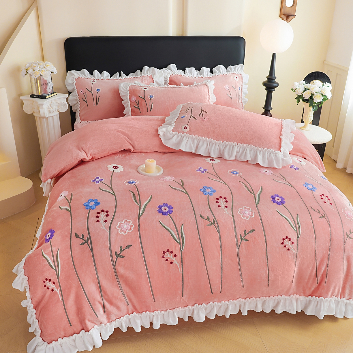 91家纺网 家纺一手货源 找家纺 孟鑫家纺 2025新款230克高克重韩版毛巾绣牛奶绣花四件套床单床盖款被套-花香四溢 花香四溢-豆沙