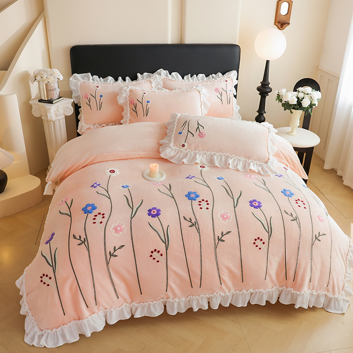 91家纺网 家纺一手货源 找家纺 孟鑫家纺 2025新款230克高克重韩版毛巾绣牛奶绣花四件套床单床盖款被套-花香四溢 花香四溢-粉玉