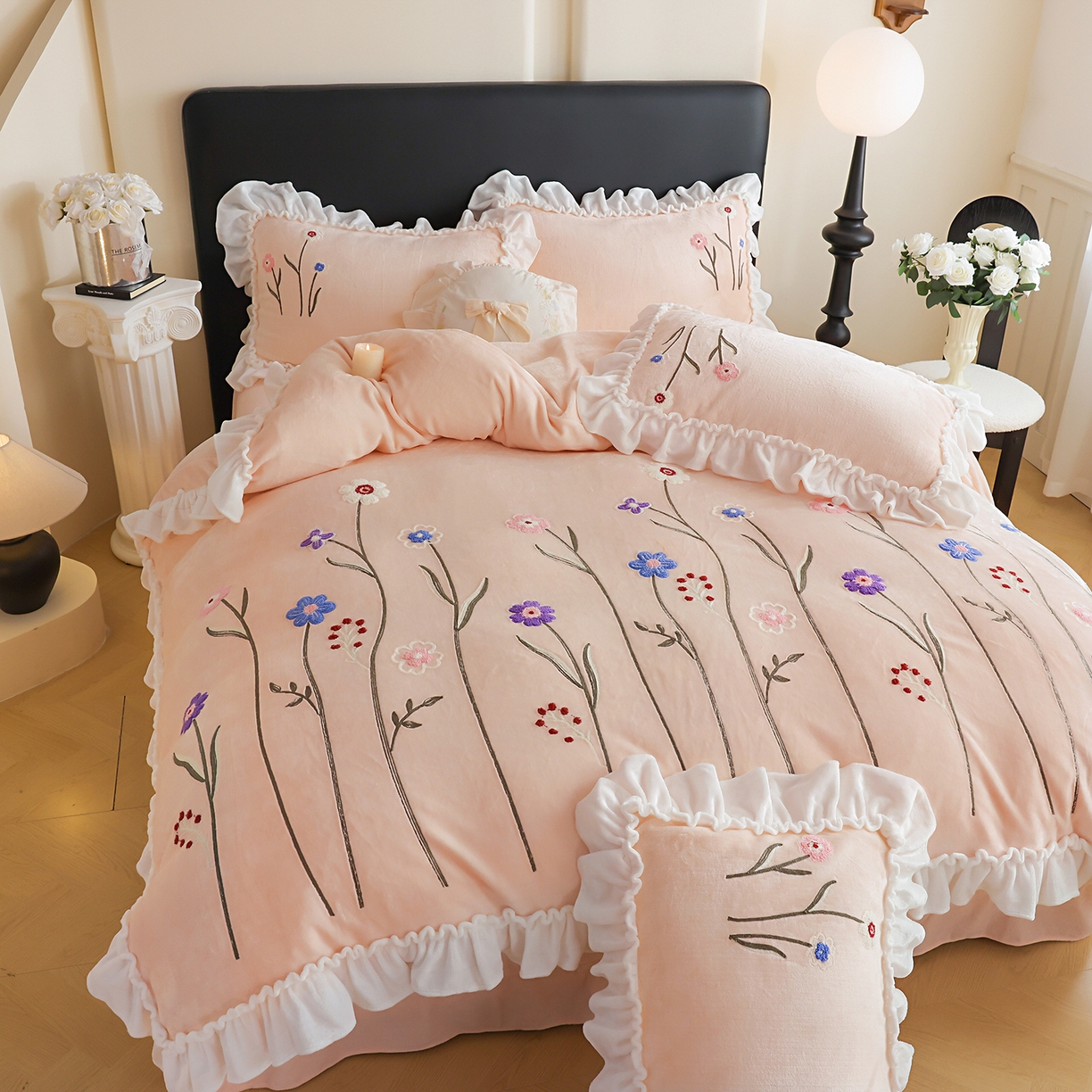 91家纺网 家纺一手货源 找家纺 孟鑫家纺 2025新款230克高克重韩版毛巾绣牛奶绣花四件套床单床盖款被套-花香四溢 花香四溢-粉玉