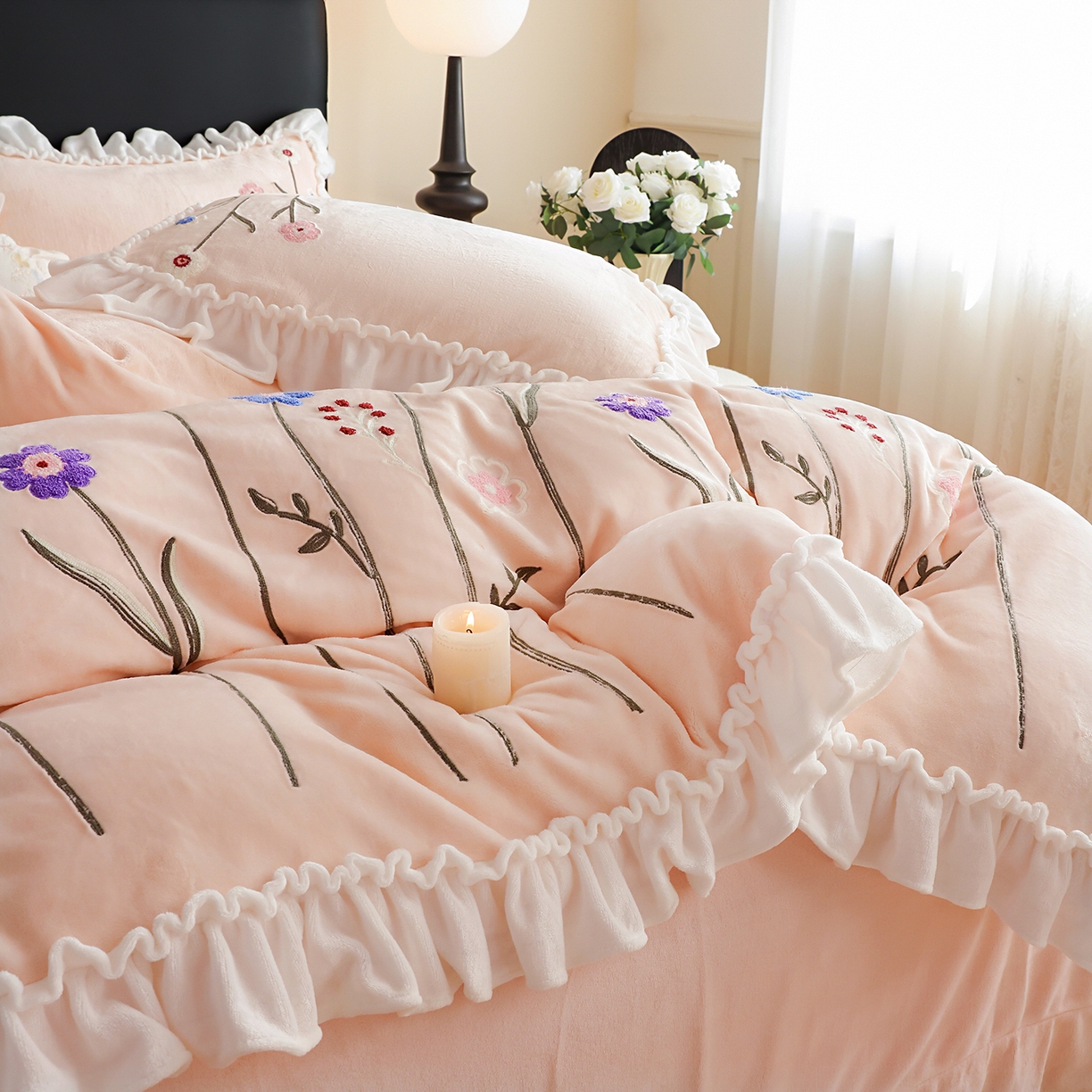 91家纺网 家纺一手货源 找家纺 孟鑫家纺 2025新款230克高克重韩版毛巾绣牛奶绣花四件套床单床盖款被套-花香四溢 花香四溢-粉玉