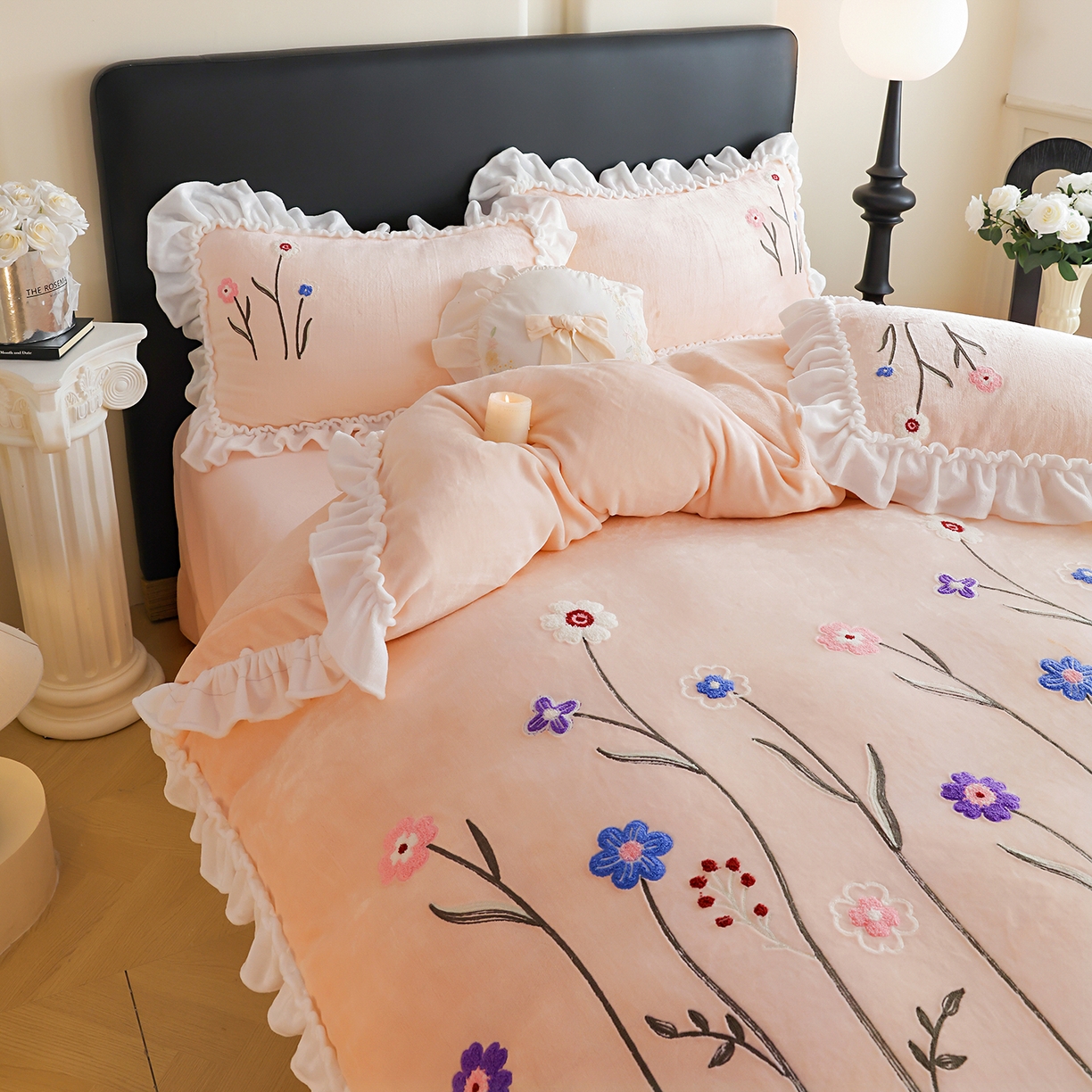 91家纺网 家纺一手货源 找家纺 孟鑫家纺 2025新款230克高克重韩版毛巾绣牛奶绣花四件套床单床盖款被套-花香四溢 花香四溢-粉玉