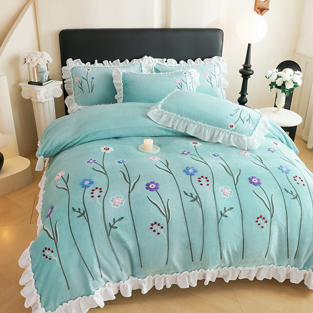 91家纺网 家纺一手货源 找家纺 孟鑫家纺 2025新款230克高克重韩版毛巾绣牛奶绣花四件套床单床盖款被套-花香四溢 花香四溢-湖兰