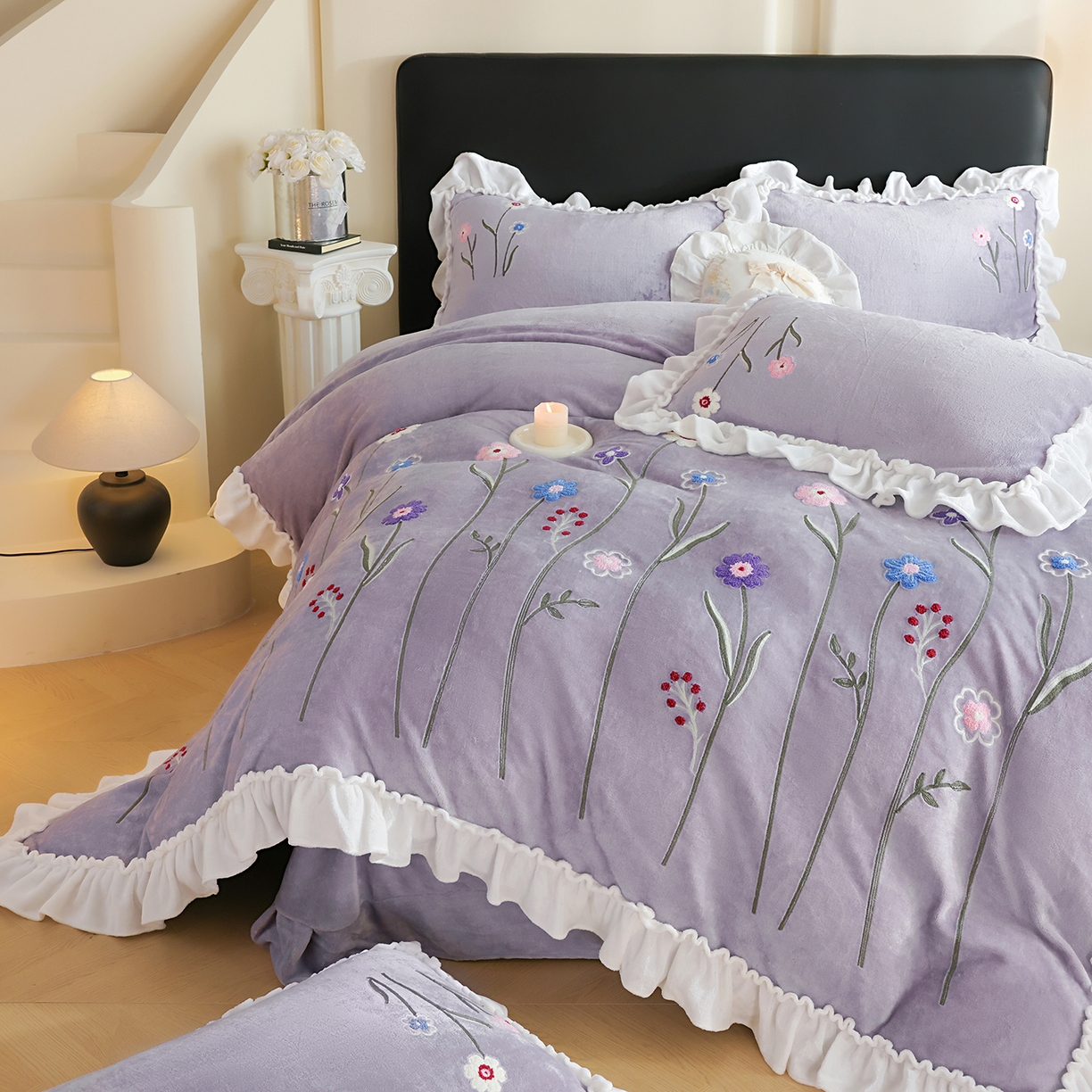 91家纺网 家纺一手货源 找家纺 孟鑫家纺 2025新款230克高克重韩版毛巾绣牛奶绣花四件套床单床盖款被套-花香四溢 花香四溢-灰紫