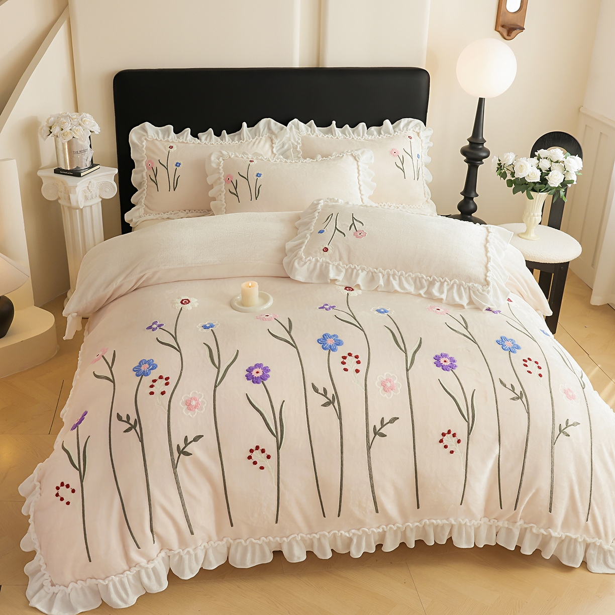 91家纺网 家纺一手货源 找家纺 孟鑫家纺 2025新款230克高克重韩版毛巾绣牛奶绣花四件套床单床盖款被套-花香四溢 花香四溢-奶昔白