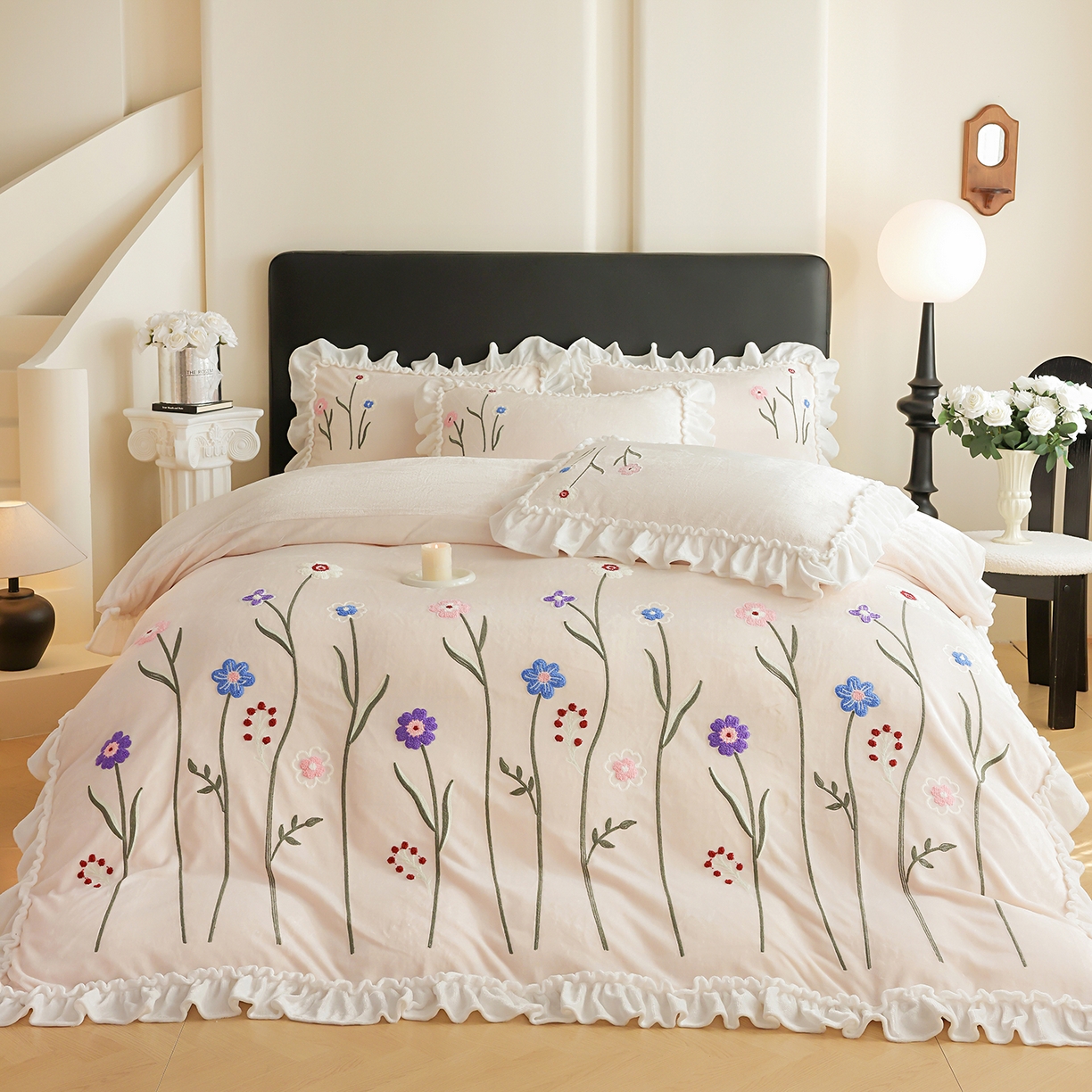 91家纺网 家纺一手货源 找家纺 孟鑫家纺 2025新款230克高克重韩版毛巾绣牛奶绣花四件套床单床盖款被套-花香四溢 花香四溢-奶昔白