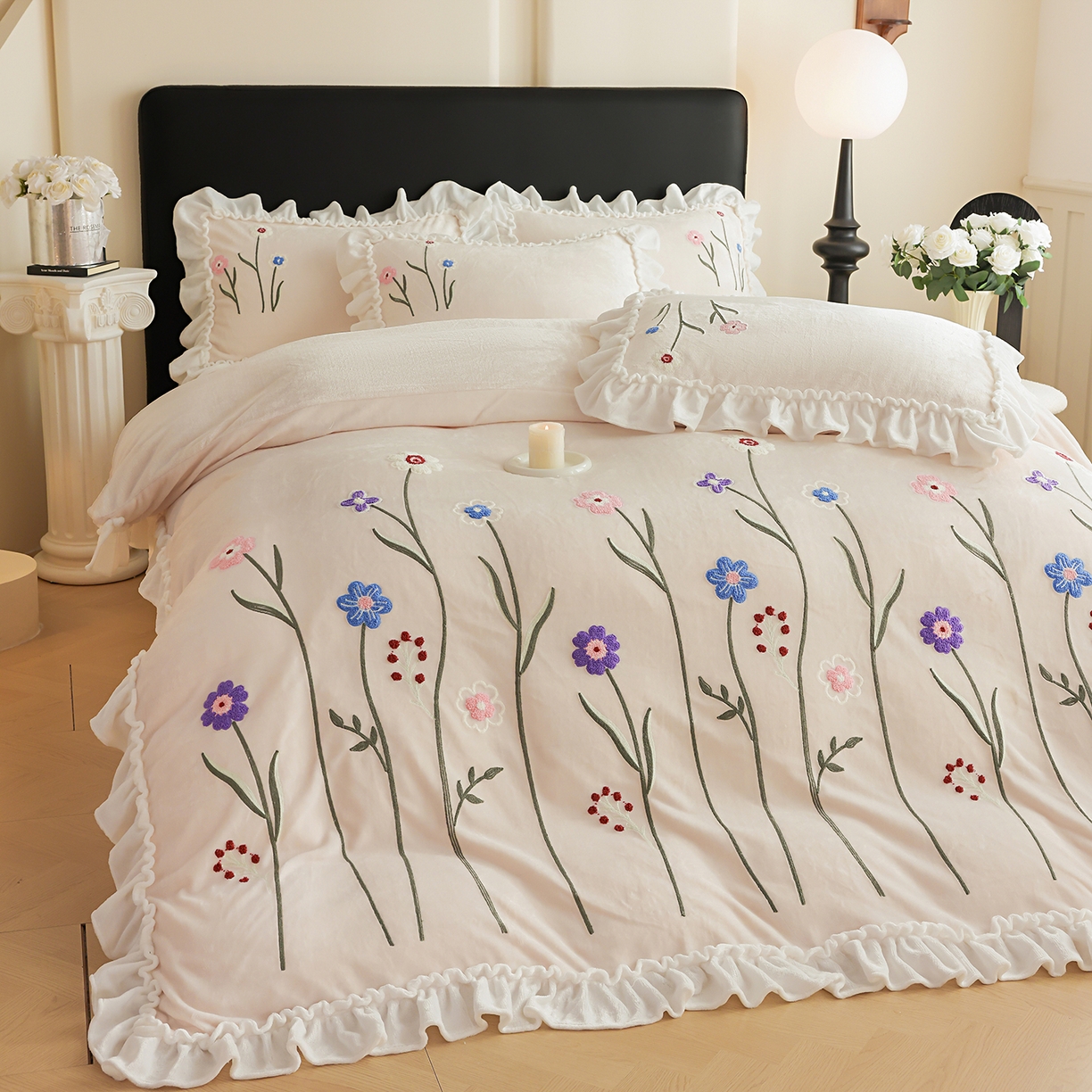 91家纺网 家纺一手货源 找家纺 孟鑫家纺 2025新款230克高克重韩版毛巾绣牛奶绣花四件套床单床盖款被套-花香四溢 花香四溢-奶昔白