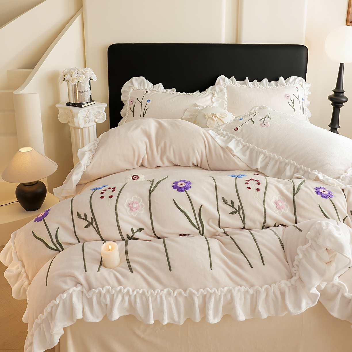 91家纺网 家纺一手货源 找家纺 孟鑫家纺 2025新款230克高克重韩版毛巾绣牛奶绣花四件套床单床盖款被套-花香四溢 花香四溢-奶昔白