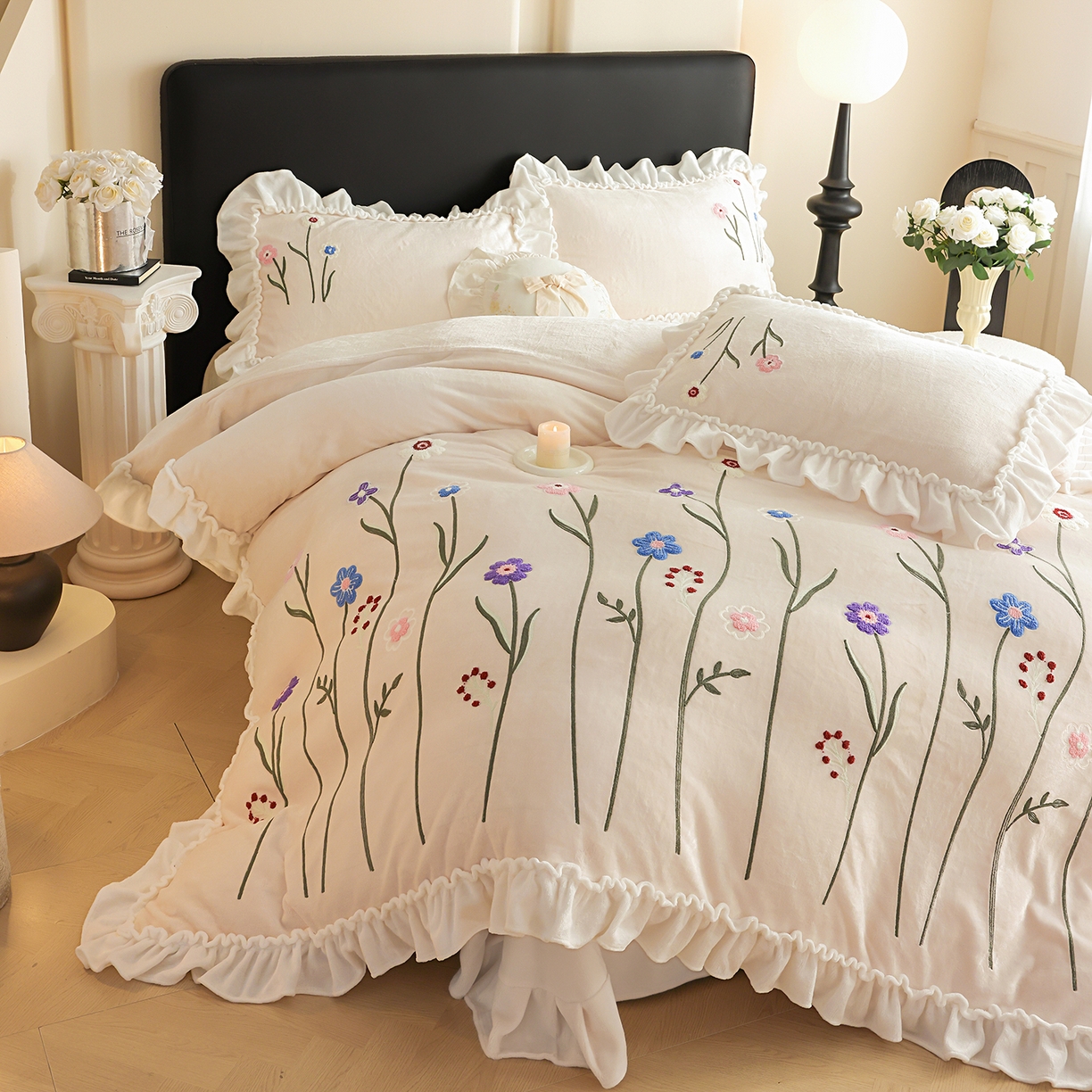 91家纺网 家纺一手货源 找家纺 孟鑫家纺 2025新款230克高克重韩版毛巾绣牛奶绣花四件套床单床盖款被套-花香四溢 花香四溢-奶昔白