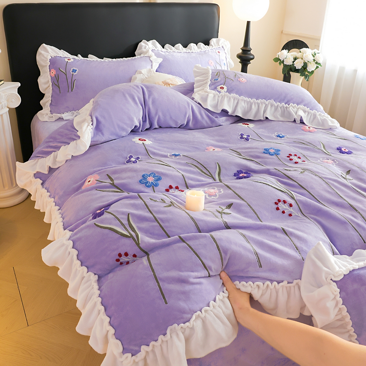 91家纺网 家纺一手货源 找家纺 孟鑫家纺 2025新款230克高克重韩版毛巾绣牛奶绣花四件套床单床盖款被套-花香四溢 花香四溢-千夏紫