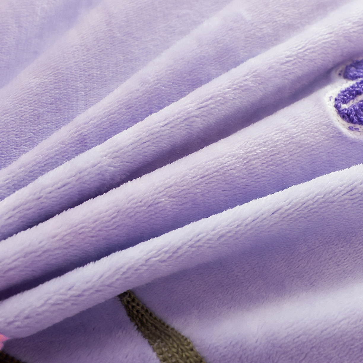 91家纺网 家纺一手货源 找家纺 孟鑫家纺 2025新款230克高克重韩版毛巾绣牛奶绣花四件套床单床盖款被套-花香四溢 花香四溢-千夏紫