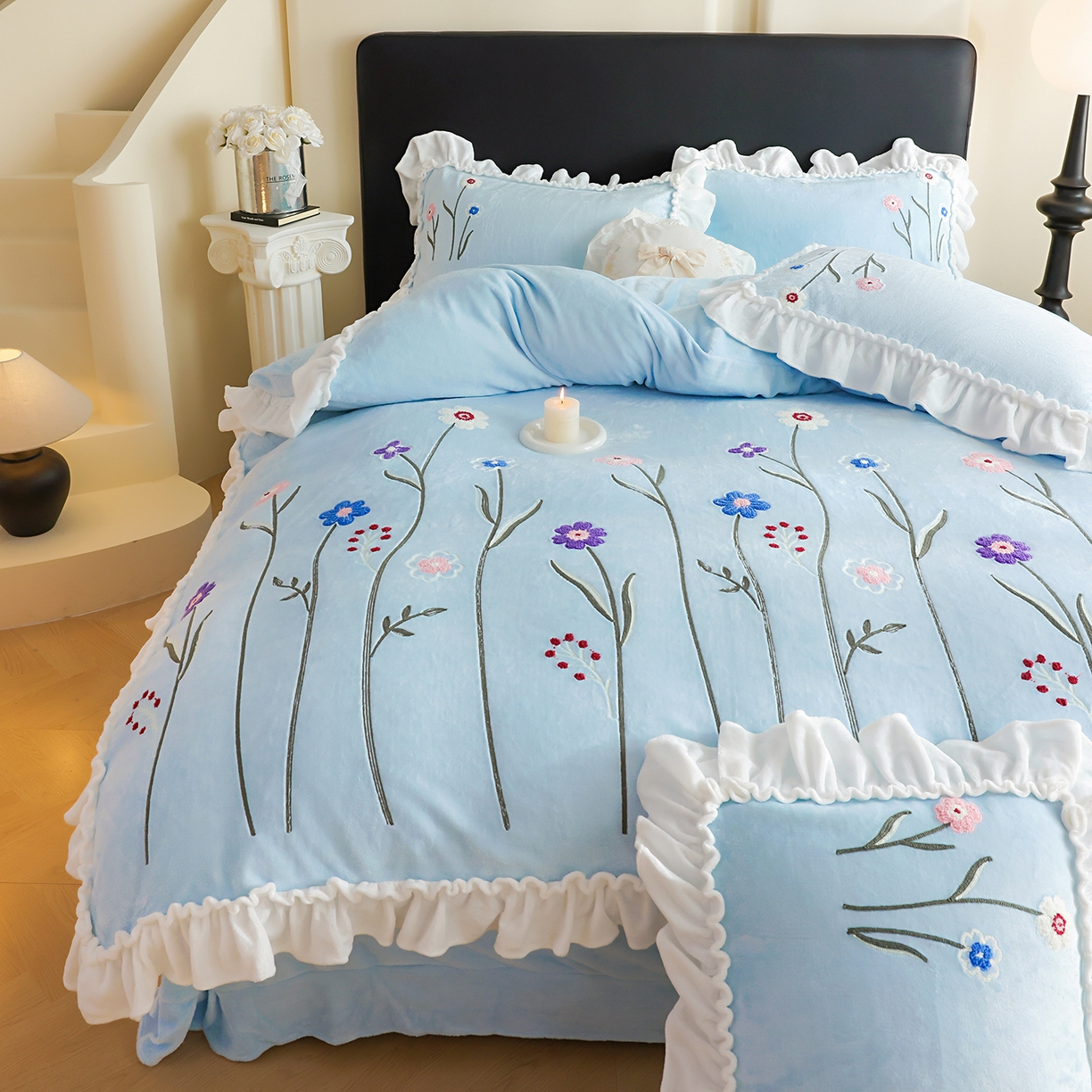 91家纺网 家纺一手货源 找家纺 孟鑫家纺 2025新款230克高克重韩版毛巾绣牛奶绣花四件套床单床盖款被套-花香四溢 花香四溢-天兰