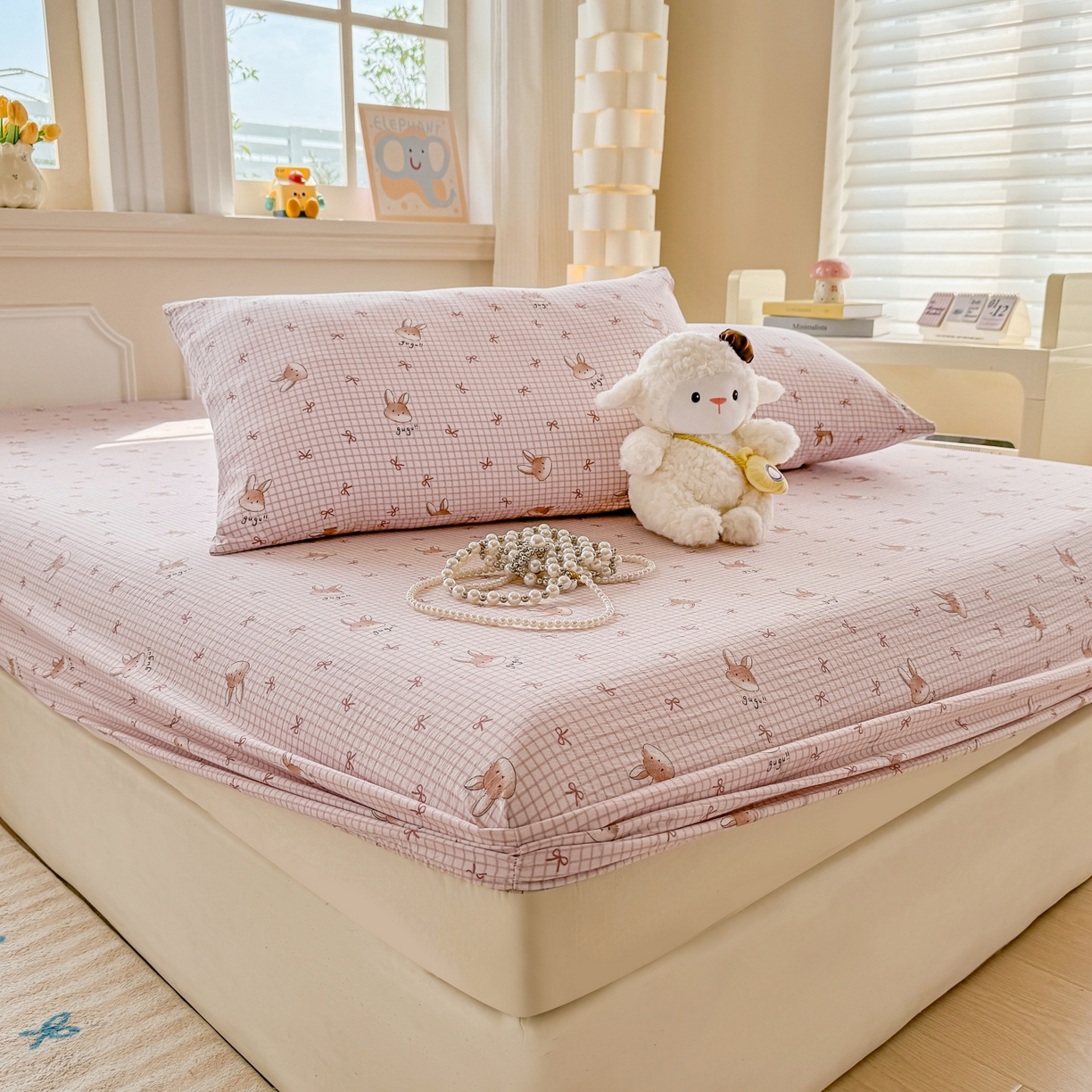 91家纺网 家纺一手货源 找家纺 汣沐生活 2025新款A类木棉双层纱印花床笠 粉边萌兔