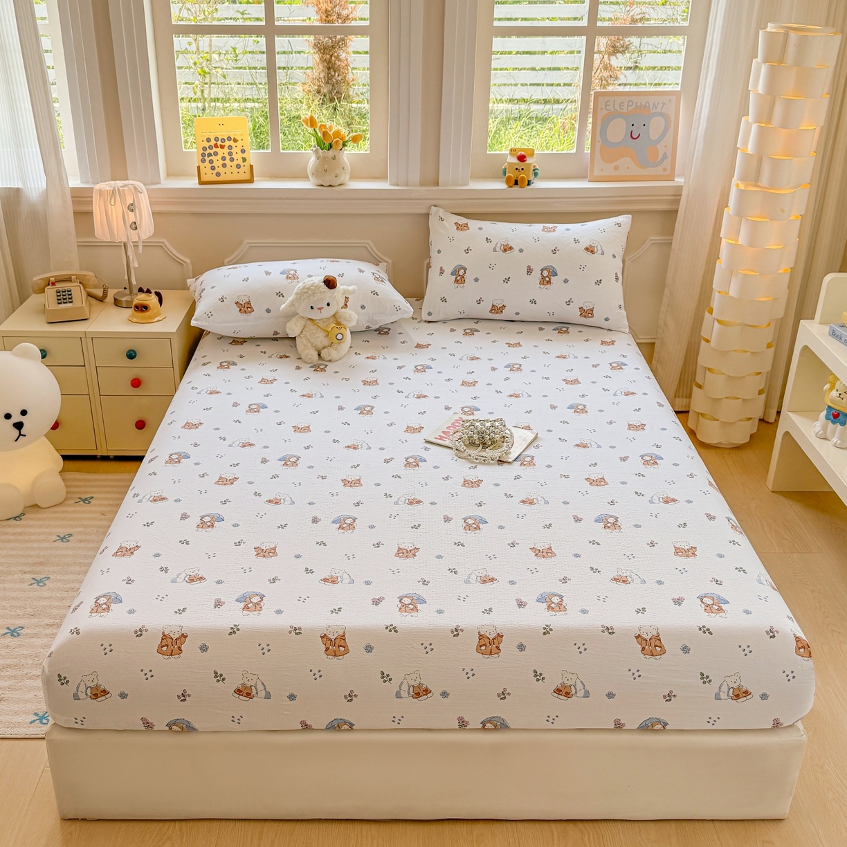 91家纺网 家纺一手货源 找家纺 汣沐生活 2025新款A类木棉双层纱印花床笠 小熊雨趣