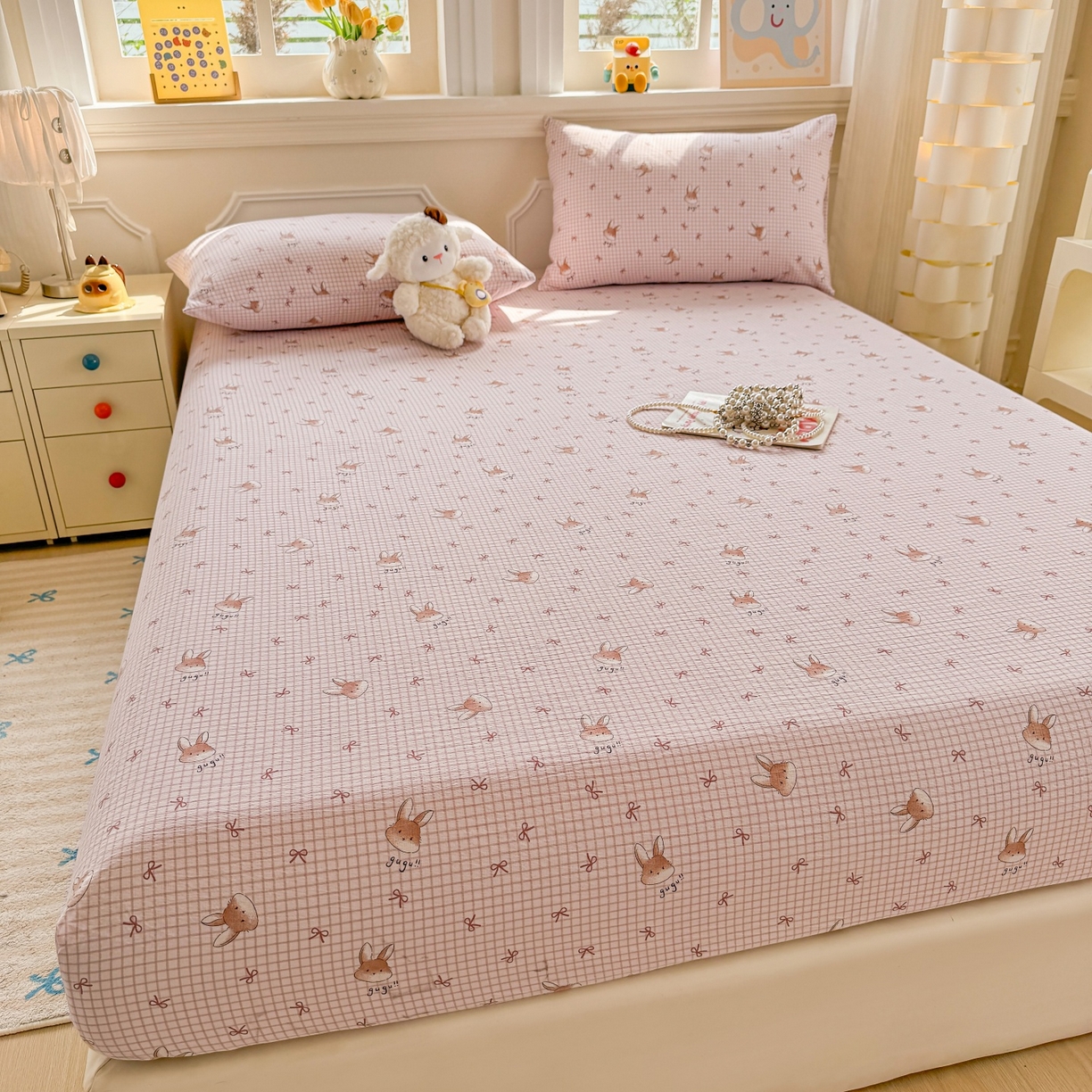 91家纺网 家纺一手货源 找家纺 汣沐生活 2025新款A类木棉双层纱印花床笠 粉边萌兔