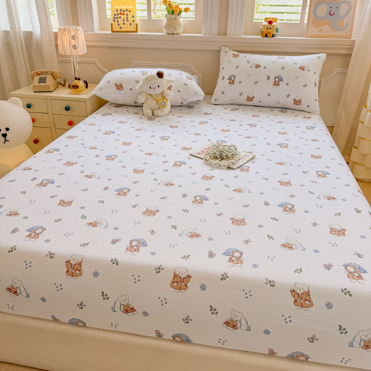 91家纺网 家纺一手货源 找家纺 汣沐生活 2025新款A类木棉双层纱印花床笠 小熊雨趣