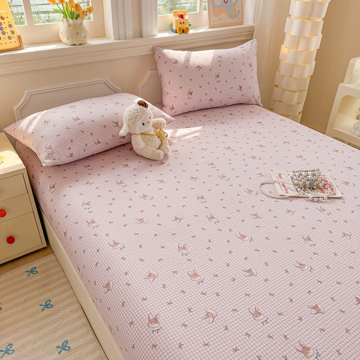 91家纺网 家纺一手货源 找家纺 汣沐生活 2025新款A类木棉双层纱印花床笠 粉边萌兔