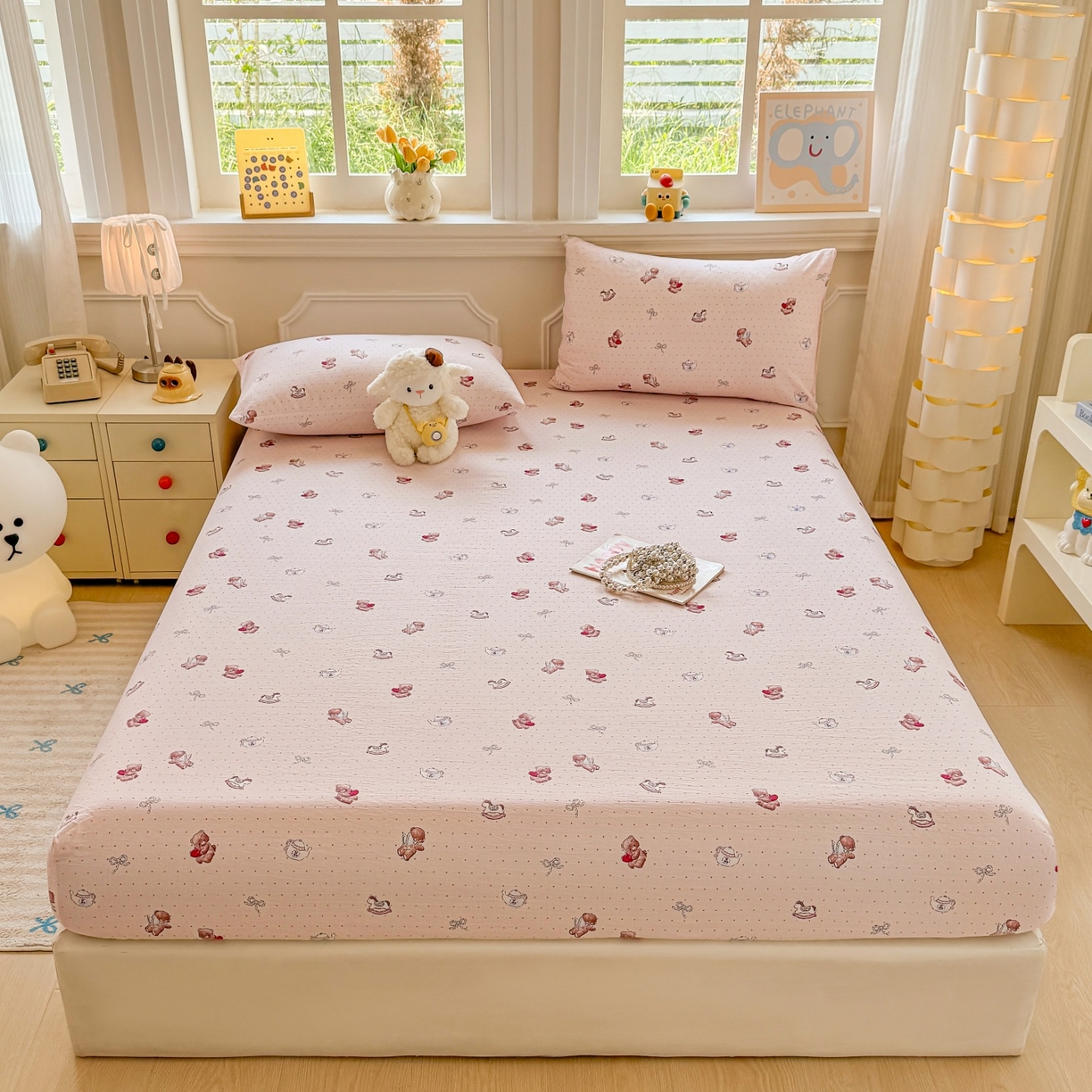 91家纺网 家纺一手货源 找家纺 汣沐生活 2025新款A类木棉双层纱印花床笠 小熊甜梦