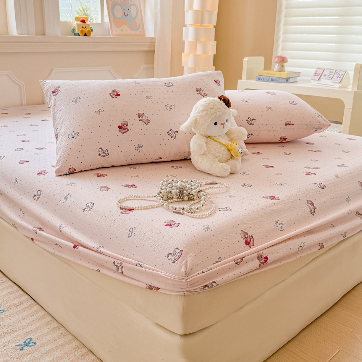 91家纺网 家纺一手货源 找家纺 汣沐生活 2025新款A类木棉双层纱印花床笠 小熊甜梦