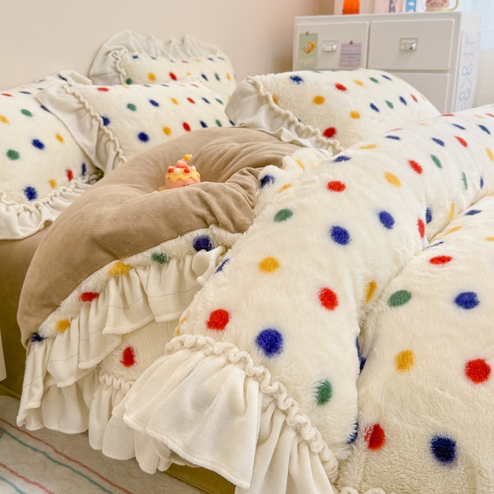 91家纺网 家纺一手货源 找家纺 米莱家纺 2025新款兔毛绒花边牛奶绒四件套 彩色圆点