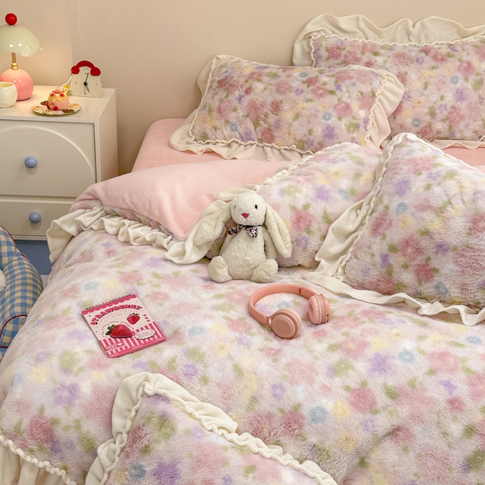 91家纺网 家纺一手货源 找家纺 米莱家纺 2025新款兔毛绒花边牛奶绒四件套 繁花