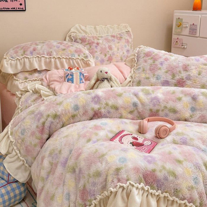 91家纺网 家纺一手货源 找家纺 米莱家纺 2025新款兔毛绒花边牛奶绒四件套 繁花