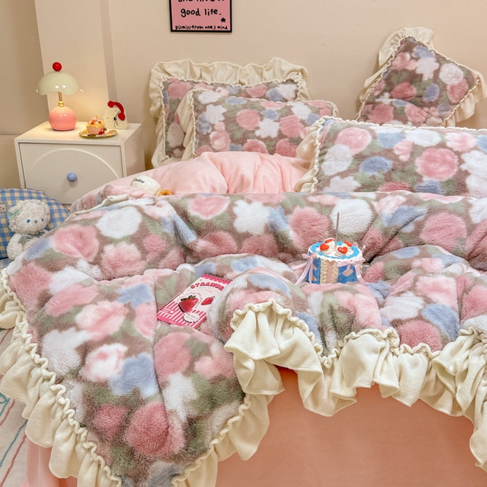 91家纺网 家纺一手货源 找家纺 米莱家纺 2025新款兔毛绒花边牛奶绒四件套 粉黛