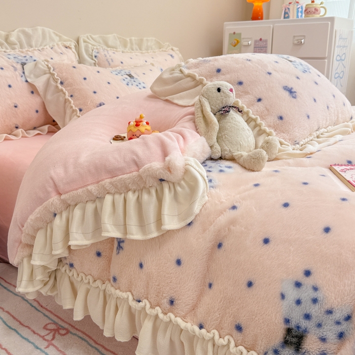 91家纺网 家纺一手货源 找家纺 米莱家纺 2025新款兔毛绒花边牛奶绒四件套 蝴蝶结