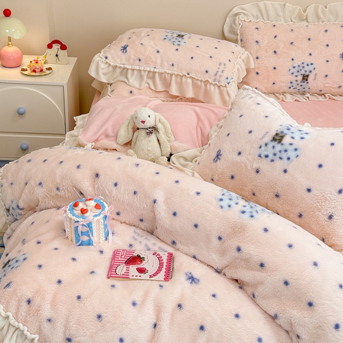 91家纺网 家纺一手货源 找家纺 米莱家纺 2025新款兔毛绒花边牛奶绒四件套 蝴蝶结