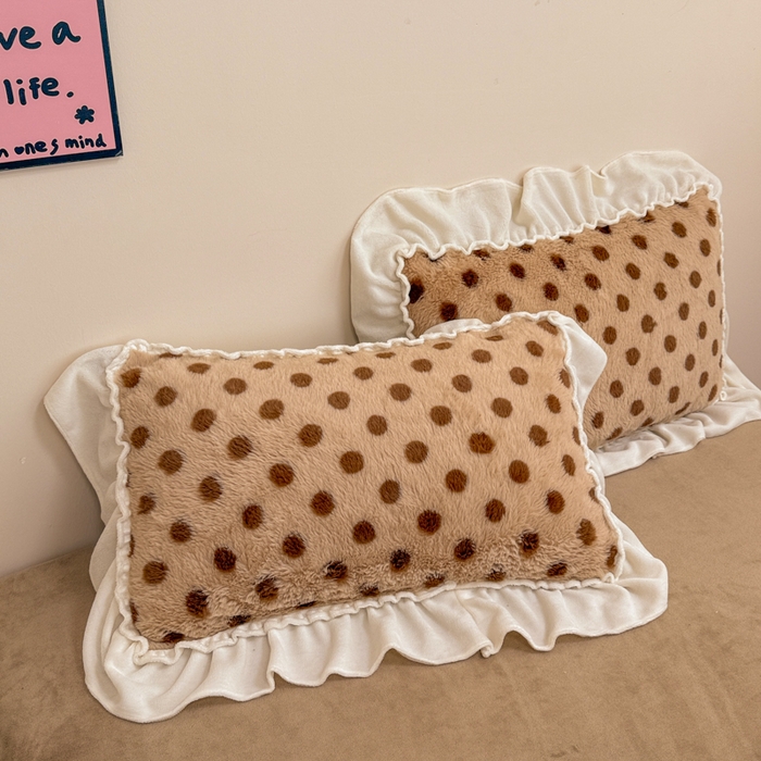 91家纺网 家纺一手货源 找家纺 米莱家纺 2025新款兔毛绒花边牛奶绒四件套 咖圆点