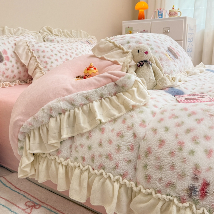 91家纺网 家纺一手货源 找家纺 米莱家纺 2025新款兔毛绒花边牛奶绒四件套 可爱兔
