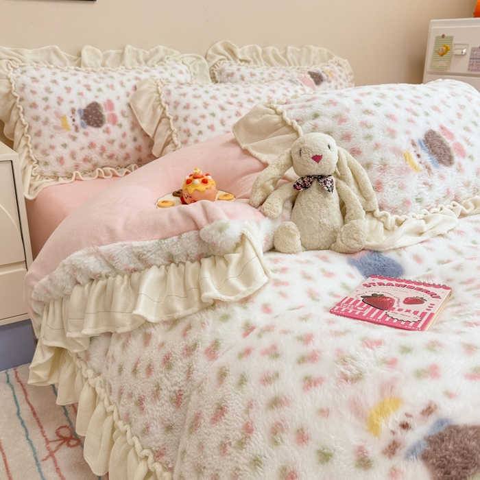 91家纺网 家纺一手货源 找家纺 米莱家纺 2025新款兔毛绒花边牛奶绒四件套 可爱兔