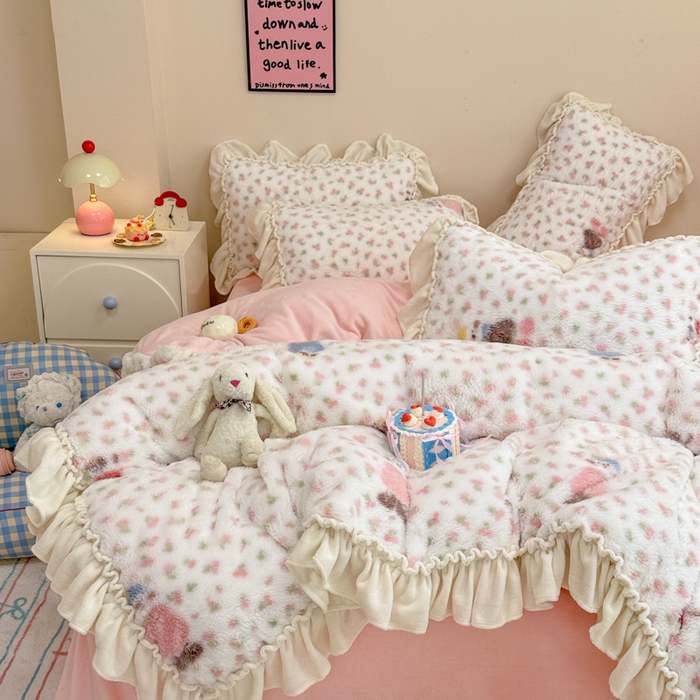 91家纺网 家纺一手货源 找家纺 米莱家纺 2025新款兔毛绒花边牛奶绒四件套 可爱兔