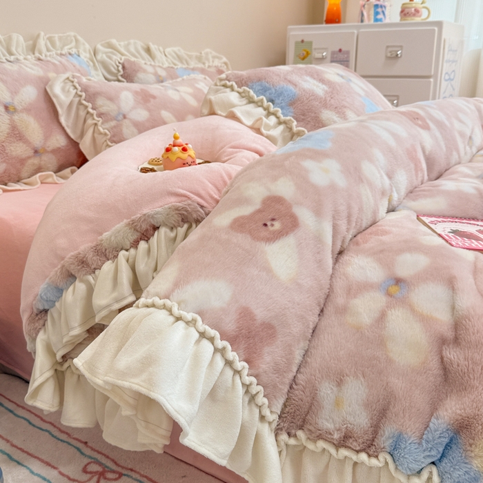 米莱家纺 2025新款兔毛绒花边牛奶绒四件套 可爱熊