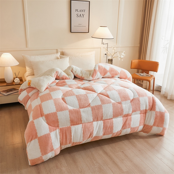 91家纺网 家纺一手货源 找家纺 爱屋及屋 2025新款北极绒双面绒牛奶绒棋盘格冬被被子被芯 棋盘-粉白格