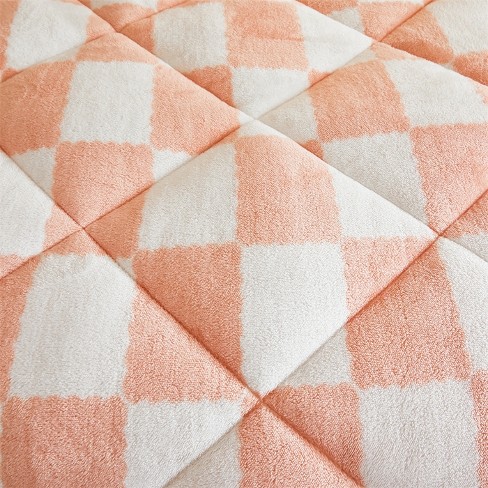 91家纺网 家纺一手货源 找家纺 爱屋及屋 2025新款北极绒双面绒牛奶绒棋盘格冬被被子被芯 棋盘-粉白格